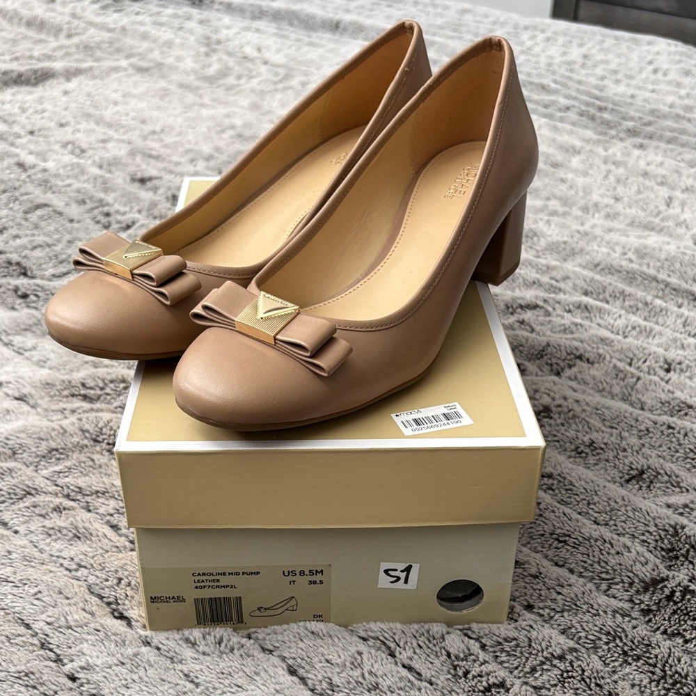 Micheal Kors Leather Carolina Mid Pumps